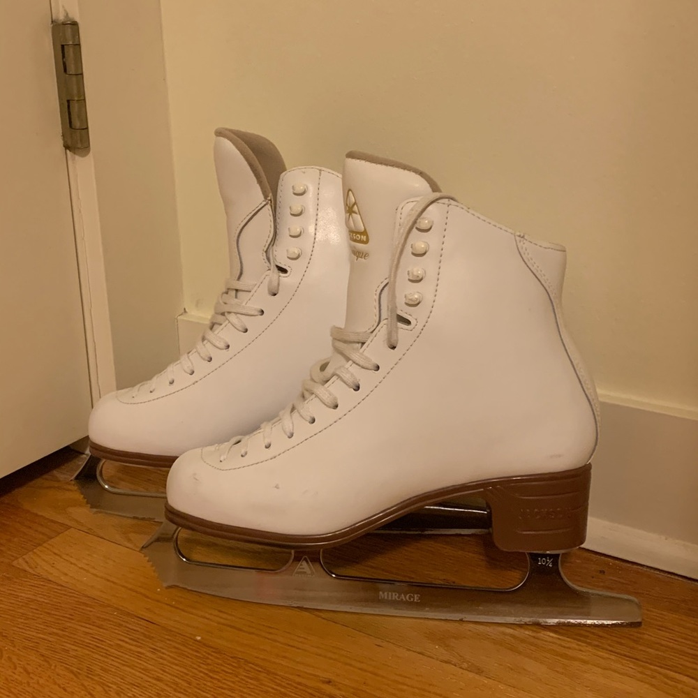 Jackson Classique Ice Skates
